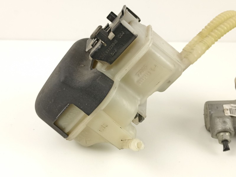 Recambio de bomba de freno para opel meriva 1.7 16v cdti referencia OEM IAM 558182 3206716 93323045