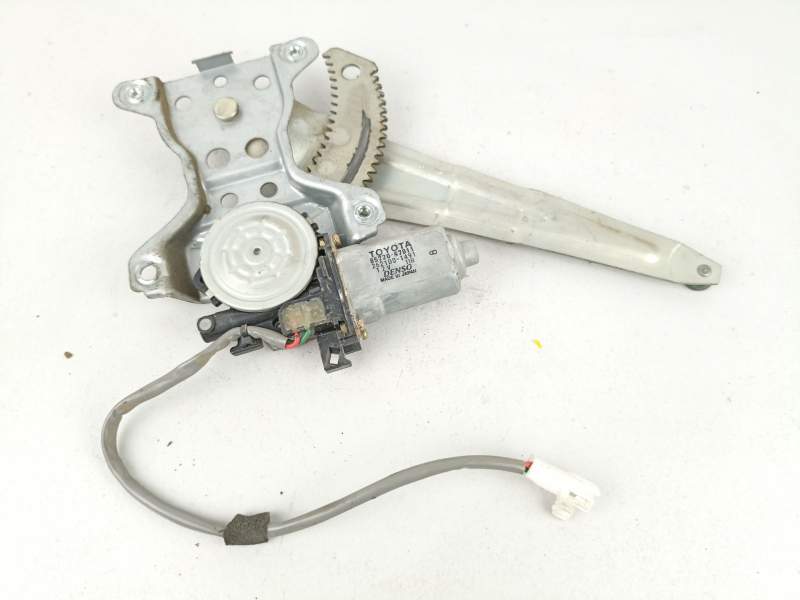 Recambio de elevalunas trasero derecho para toyota prius (nhw11) 1.5 16v cat referencia OEM IAM 8572047011  