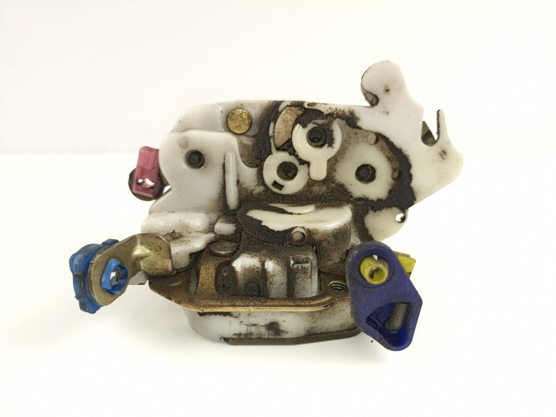 Recambio de cerradura puerta delantera derecha para nissan serena (c23m) 2.3 invitation d referencia OEM IAM 805029C001  