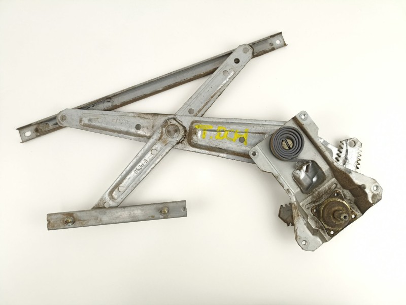 Recambio de elevalunas trasero derecho para nissan serena (c23m) 2.3 invitation d referencia OEM IAM 827200C301  