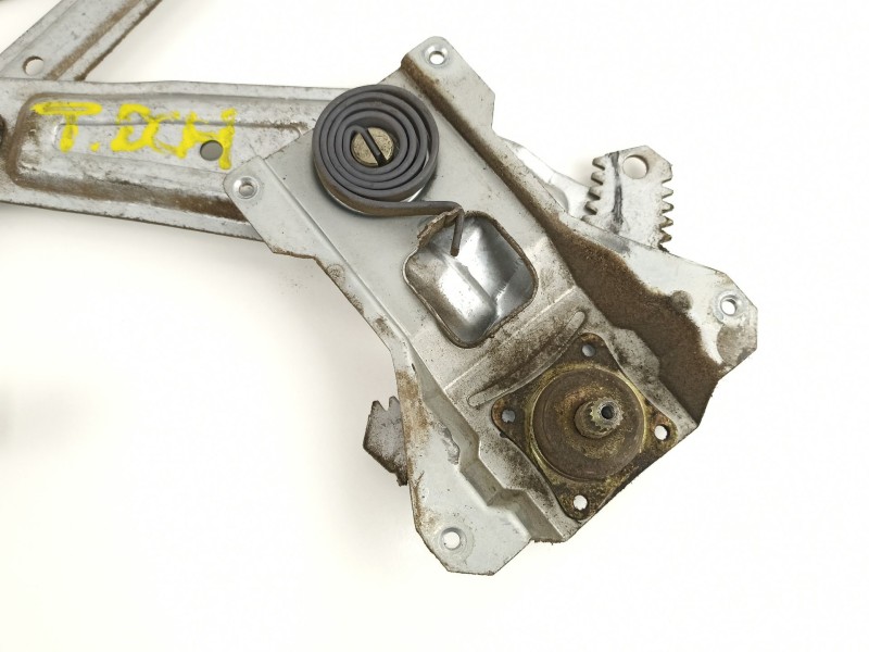 Recambio de elevalunas trasero derecho para nissan serena (c23m) 2.3 invitation d referencia OEM IAM 827200C301  