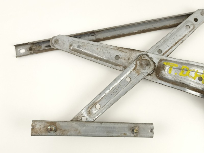 Recambio de elevalunas trasero derecho para nissan serena (c23m) 2.3 invitation d referencia OEM IAM 827200C301  