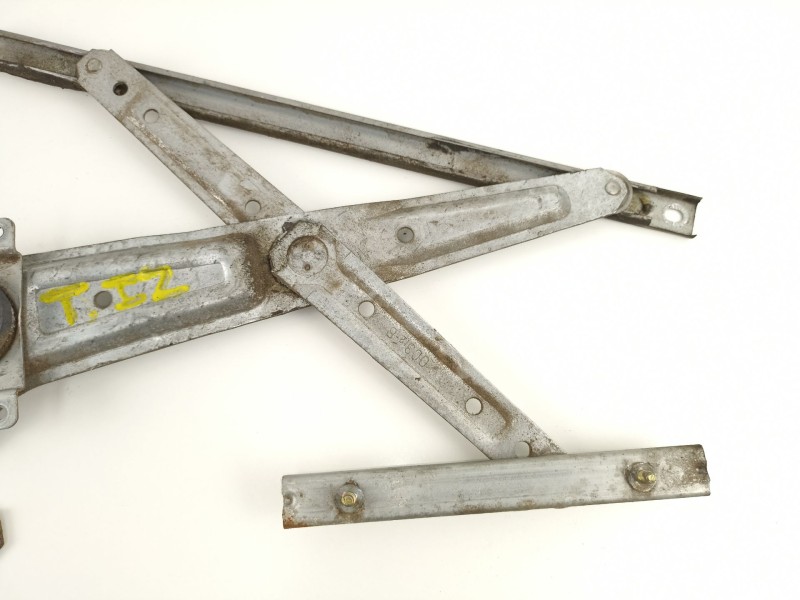 Recambio de elevalunas trasero izquierdo para nissan serena (c23m) 2.3 invitation d referencia OEM IAM 827210C001  