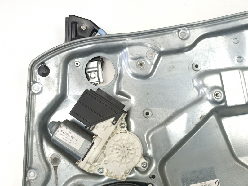 Recambio de elevalunas delantero derecho para seat ibiza (6l1) 1.9 tdi referencia OEM IAM 6L3837756H 6Q2959801A 6L3837752AD