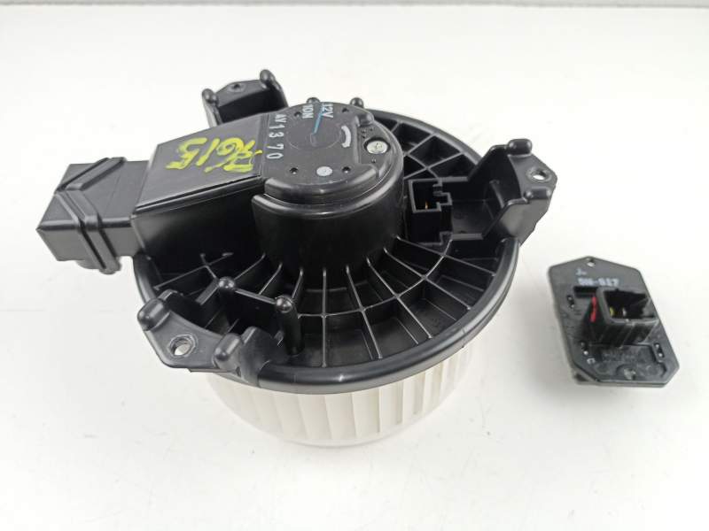 Recambio de motor calefaccion para toyota yaris (_p13_) 1.0 (ksp130_) referencia OEM IAM 871030D101 AV1370 