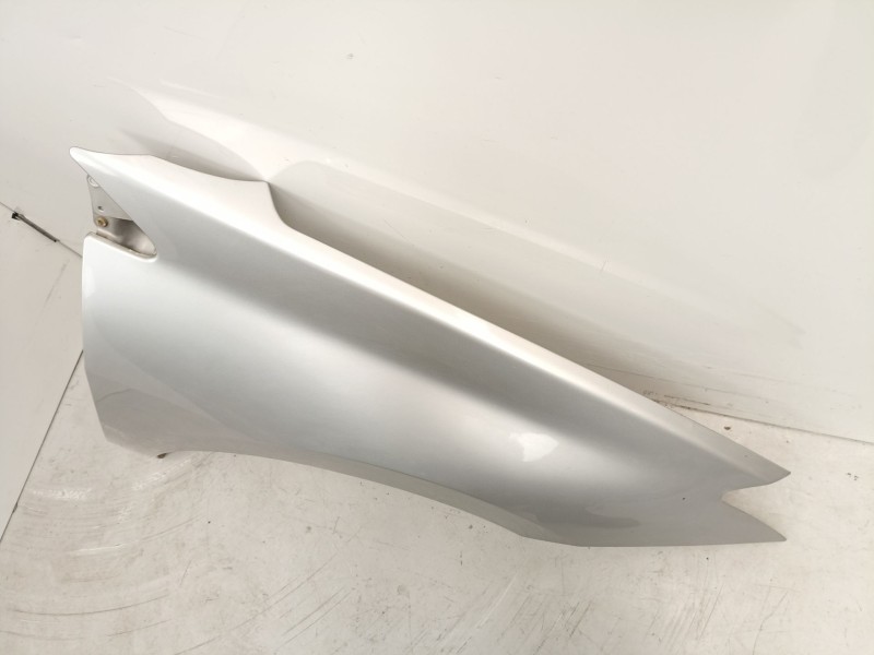 Recambio de aleta delantera derecha para renault laguna grandtour iii dynamique referencia OEM IAM 631000017R  