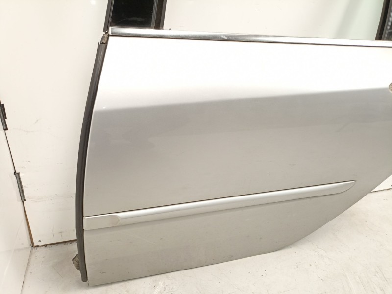 Recambio de puerta trasera izquierda para renault laguna grandtour iii dynamique referencia OEM IAM 821130002R  