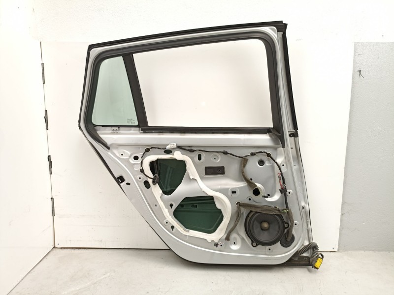 Recambio de puerta trasera izquierda para renault laguna grandtour iii dynamique referencia OEM IAM 821130002R  