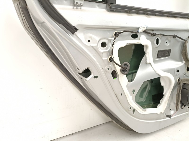 Recambio de puerta trasera izquierda para renault laguna grandtour iii dynamique referencia OEM IAM 821130002R  