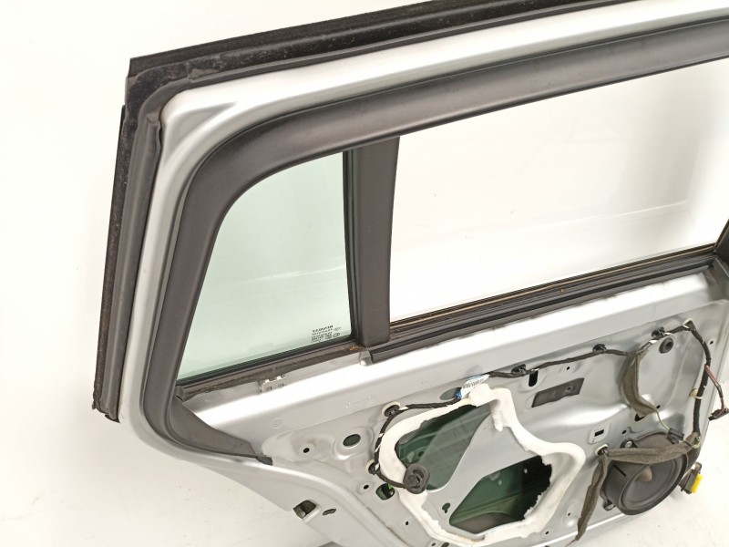 Recambio de puerta trasera izquierda para renault laguna grandtour iii dynamique referencia OEM IAM 821130002R  