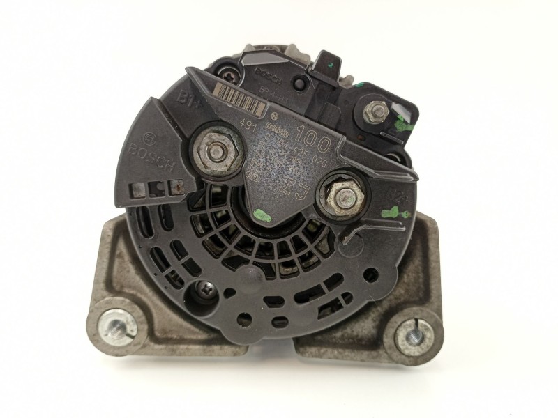 Recambio de alternador para opel astra h berlina 1.6 16v referencia OEM IAM 55556067 0124425020 6204205