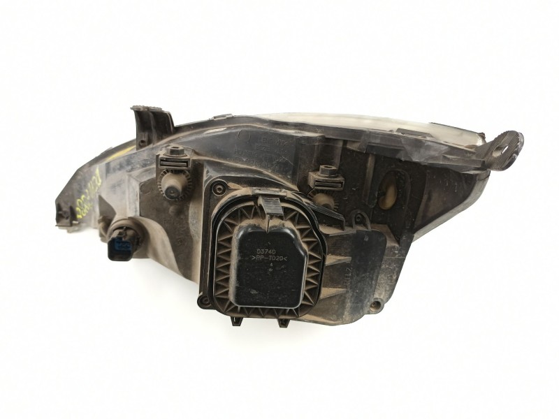 Recambio de faro derecho para ford focus sedán (dfw) 1.6 16v referencia OEM IAM 1M5113005FA  1152096