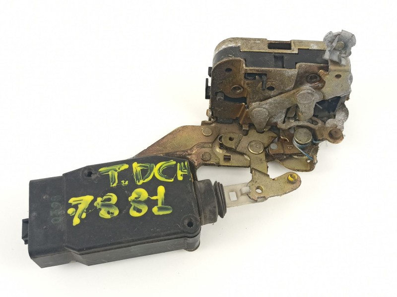 Recambio de cerradura puerta trasera derecha para volvo s40 berlina 1.9 turbodiesel referencia OEM IAM 30850811  