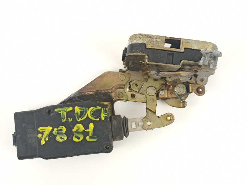 Recambio de cerradura puerta trasera derecha para volvo s40 berlina 1.9 turbodiesel referencia OEM IAM 30850811  