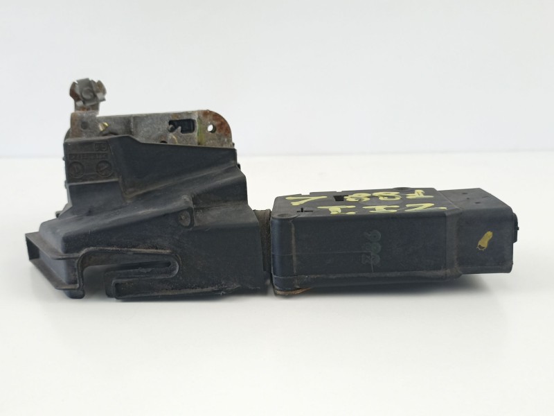 Recambio de cerradura puerta trasera izquierda para volvo s40 berlina 1.9 turbodiesel referencia OEM IAM 30850806  