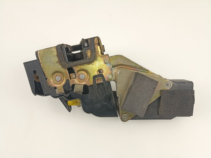 Recambio de cerradura puerta delantera derecha para volvo s40 berlina 1.9 turbodiesel referencia OEM IAM 30644381  