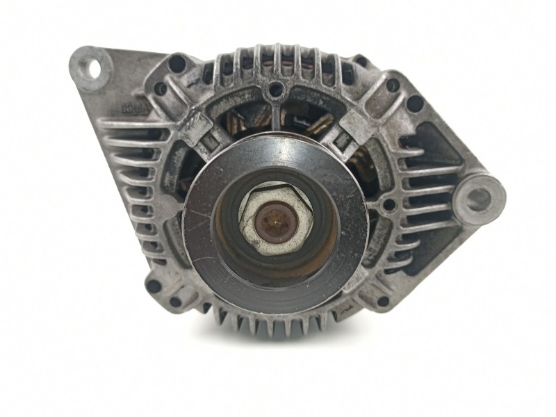 Recambio de alternador para volvo s40 berlina 1.9 turbodiesel referencia OEM IAM 8111888 2541981A 7700424582