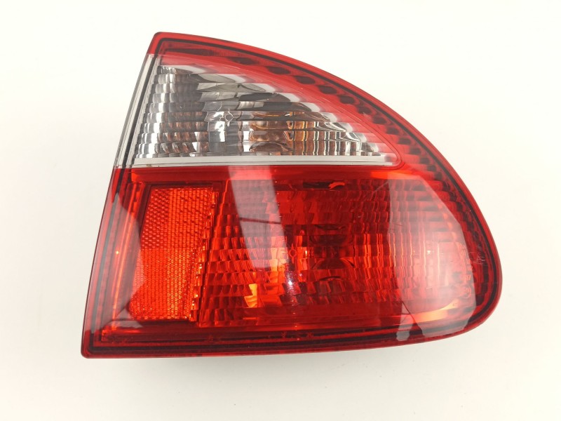 Recambio de piloto trasero derecho para seat leon 1.6 g referencia OEM IAM 1M6945112  