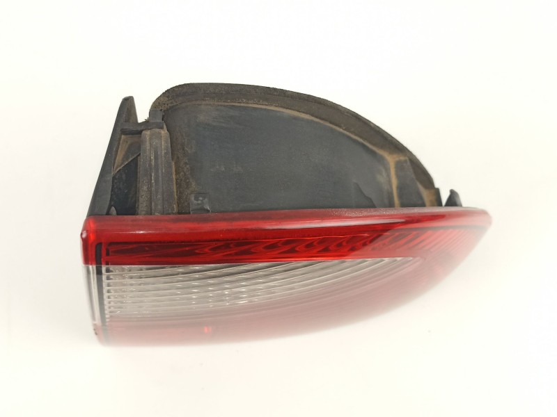 Recambio de piloto trasero derecho para seat leon 1.6 g referencia OEM IAM 1M6945112  