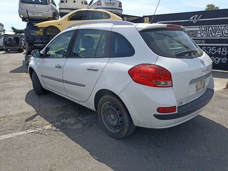 Recambio de carroceria para renault clio grandtour business referencia OEM IAM   