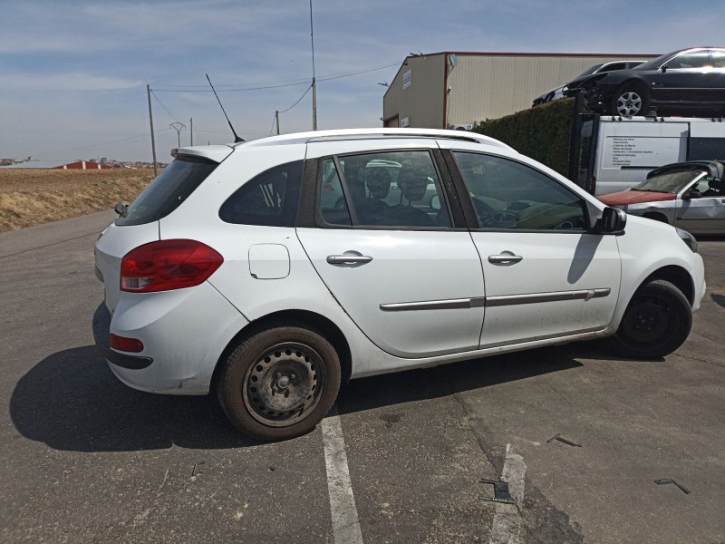 Recambio de carroceria para renault clio grandtour business referencia OEM IAM   