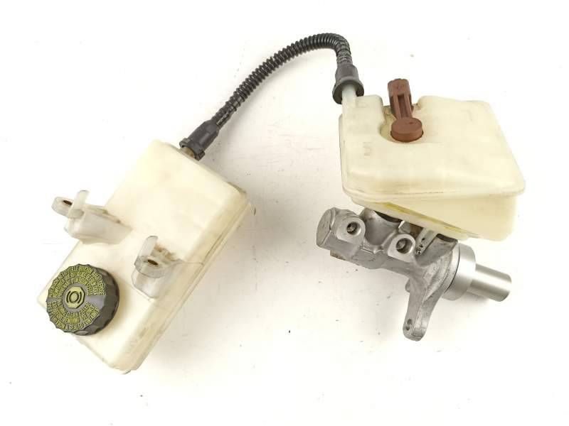 Recambio de bomba de freno para peugeot partner 1.6 hdi d-9hx o 9h2 referencia OEM IAM 4601V8 9654002180 9680907780