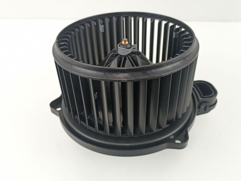 Recambio de motor calefaccion para hyundai kona ( os,ose,osi ) 1.6 gdi hybrid referencia OEM IAM 97113J3000  