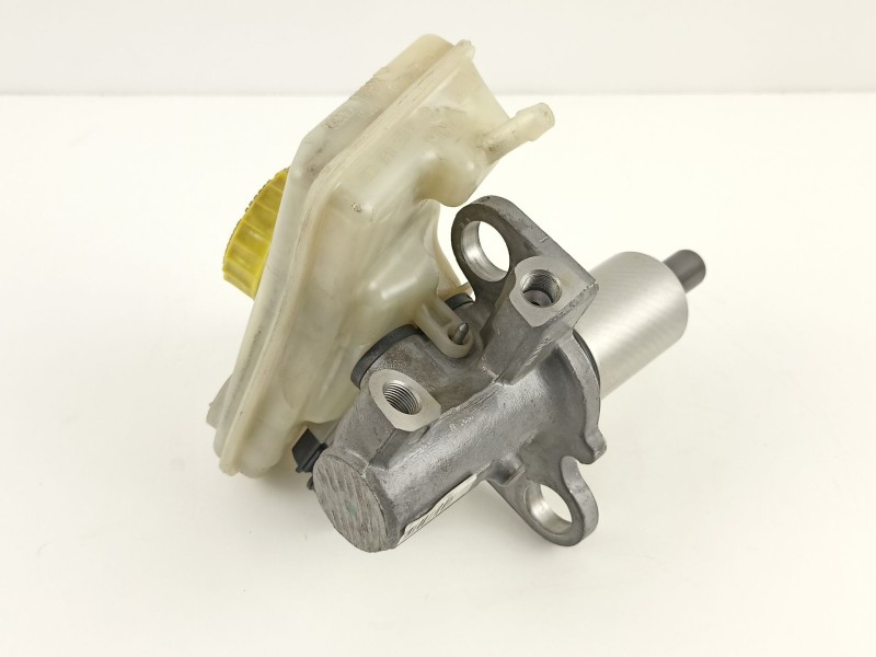 Recambio de bomba de freno para volkswagen passat 2.3 g v5 referencia OEM IAM 8D2611021A  8E0611301E