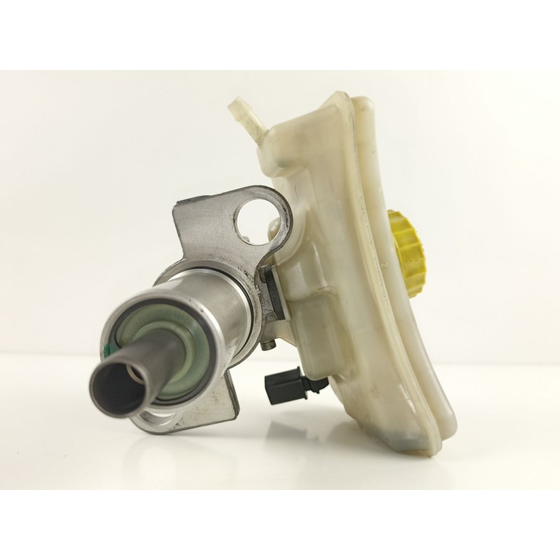 Recambio de bomba de freno para volkswagen passat 2.3 g v5 referencia OEM IAM 8D2611021A  8E0611301E