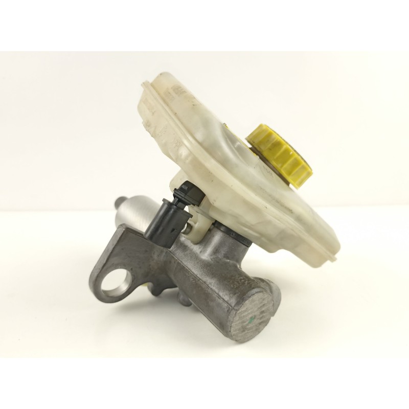 Recambio de bomba de freno para volkswagen passat 2.3 g v5 referencia OEM IAM 8D2611021A  8E0611301E