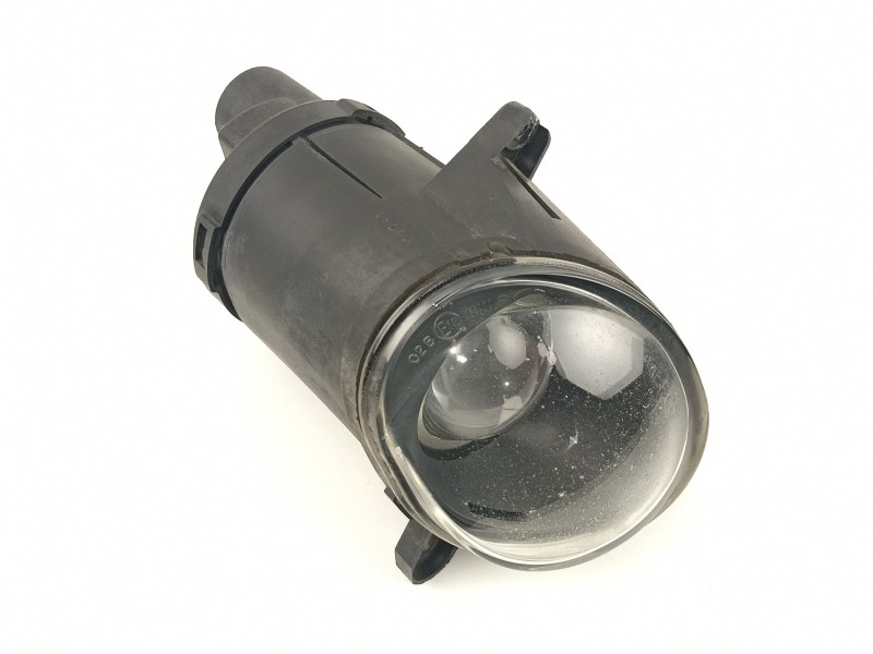 Recambio de antiniebla derecho para volkswagen passat 2.3 g v5 referencia OEM IAM 3B7941700A  