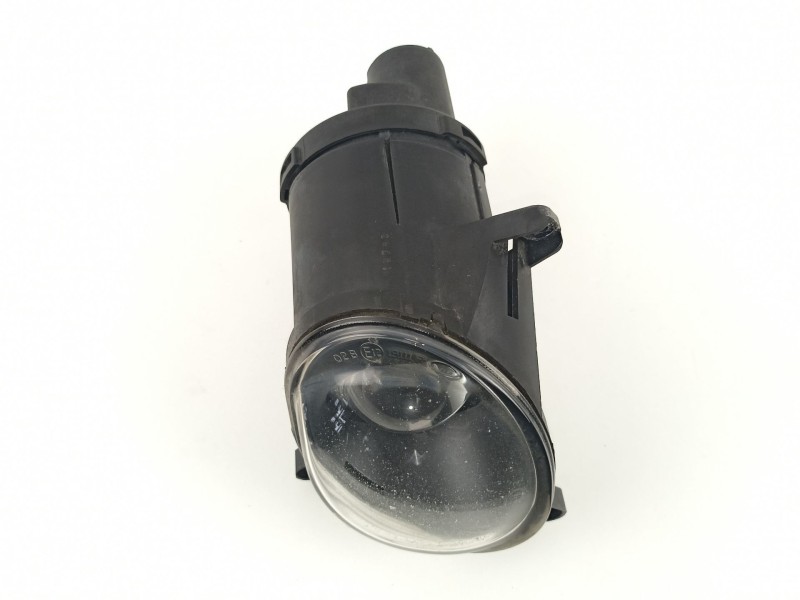 Recambio de antiniebla derecho para volkswagen passat 2.3 g v5 referencia OEM IAM 3B7941700A  