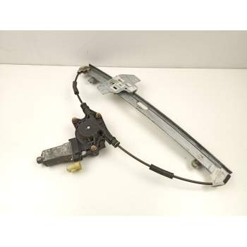 ELEVALUNAS DELANTERO DERECHO 824041G010 
