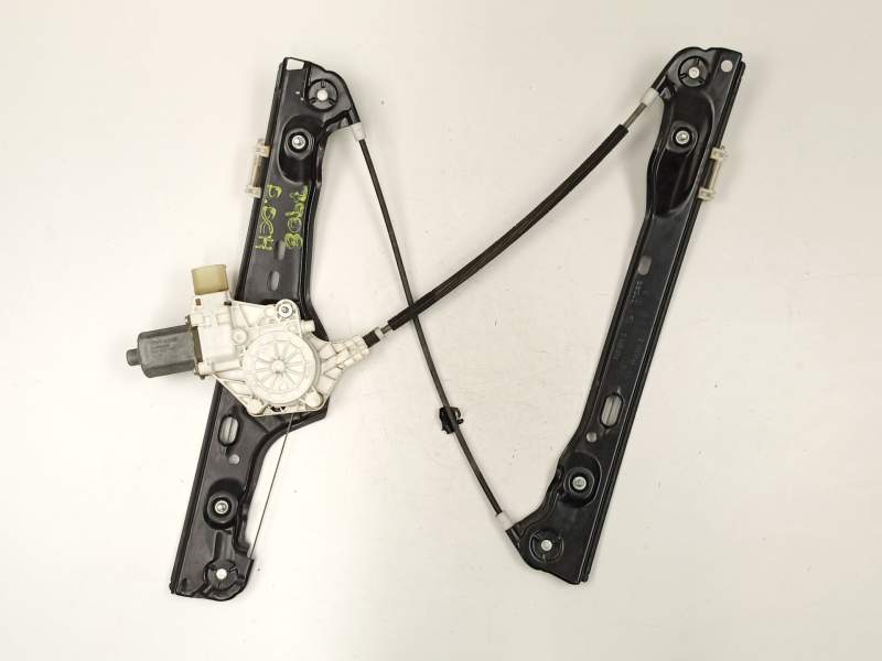 Recambio de elevalunas delantero derecho para bmw serie 3 berlina (e90) 320d referencia OEM IAM 7060266 0130822227 7140588