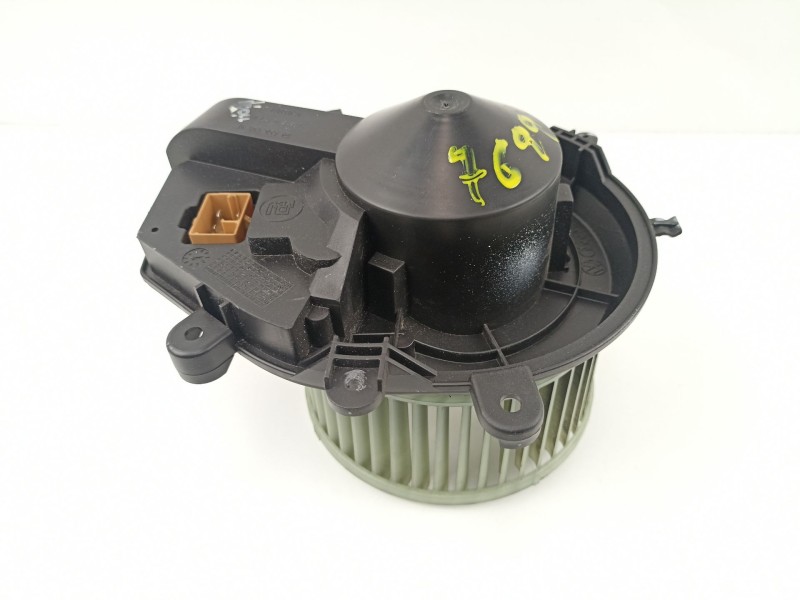 Recambio de motor calefaccion para volkswagen passat 2.3 g v5 referencia OEM IAM 8D1820021 740221233F 