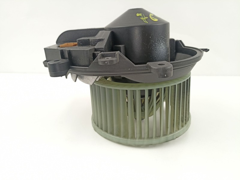 Recambio de motor calefaccion para volkswagen passat 2.3 g v5 referencia OEM IAM 8D1820021 740221233F 