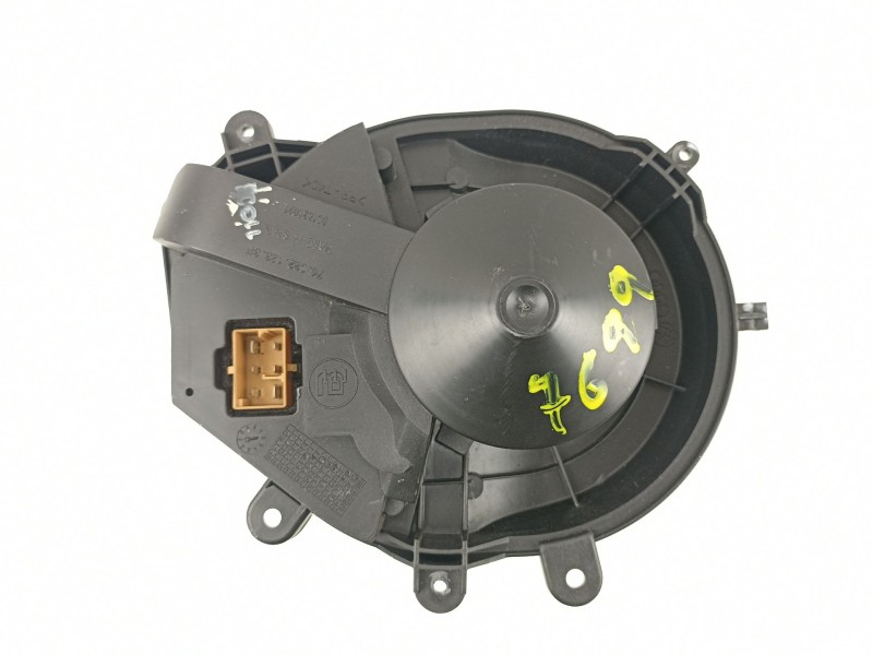 Recambio de motor calefaccion para volkswagen passat 2.3 g v5 referencia OEM IAM 8D1820021 740221233F 