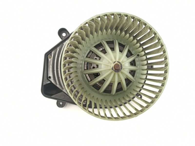 Recambio de motor calefaccion para volkswagen passat 2.3 g v5 referencia OEM IAM 8D1820021 740221233F 