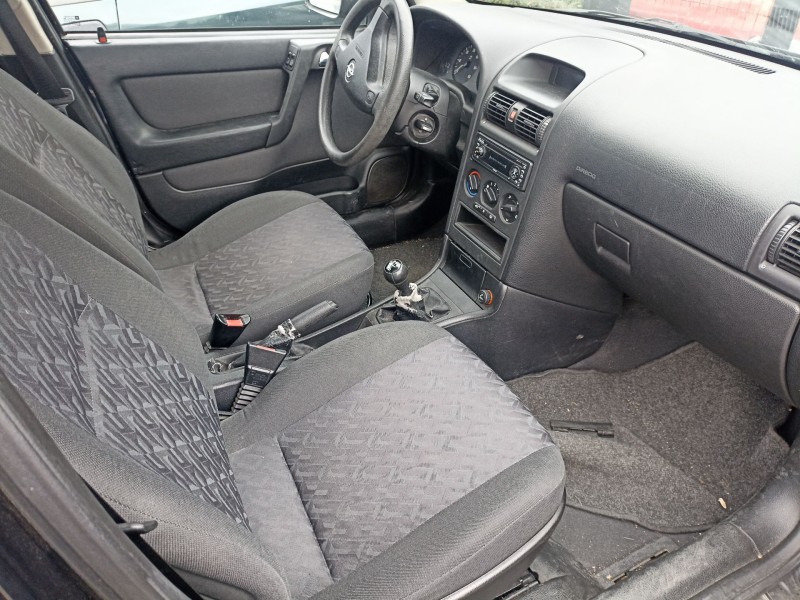 opel astra g berlina del año 1999