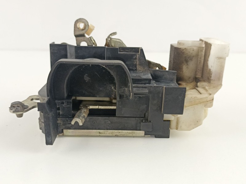 Recambio de cerradura puerta delantera derecha para fiat punto berlina (188) 1.2 16v cat referencia OEM IAM 46535997  