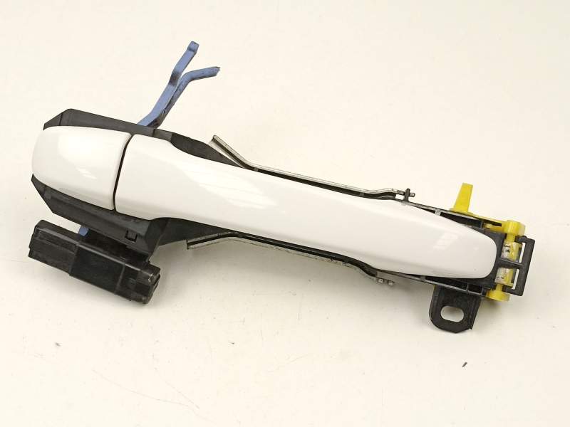 Recambio de manilla trasera izquierda para toyota prius zvw30 prius advance referencia OEM IAM 6920447020  