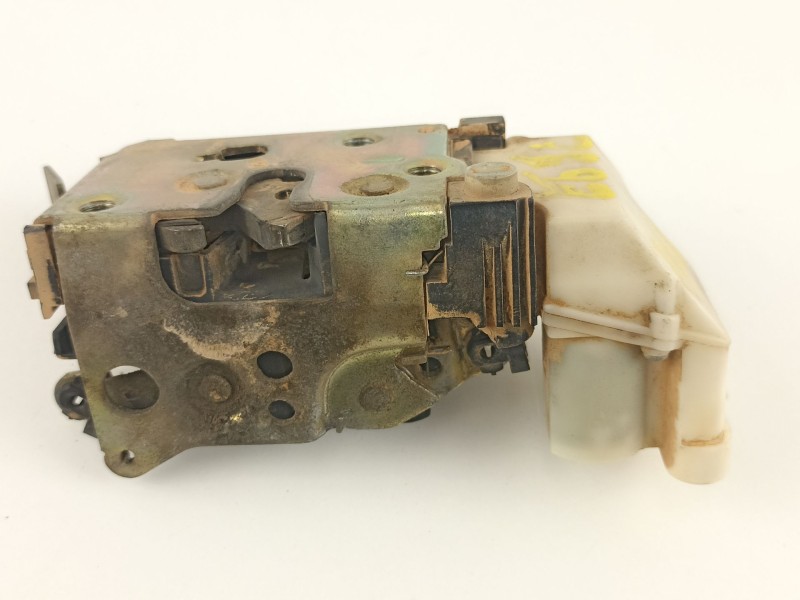 Recambio de cerradura puerta trasera derecha para fiat punto berl. (176) 1.7 turbodiesel cat referencia OEM IAM 46759841  