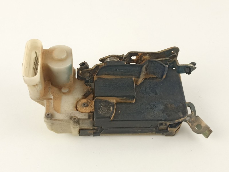 Recambio de cerradura puerta trasera izquierda para fiat punto berl. (176) 1.7 turbodiesel cat referencia OEM IAM 46759844  