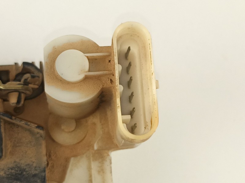 Recambio de cerradura puerta delantera derecha para fiat punto berl. (176) 1.7 turbodiesel cat referencia OEM IAM 46759839  