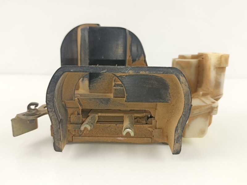 Recambio de cerradura puerta delantera derecha para fiat punto berl. (176) 1.7 turbodiesel cat referencia OEM IAM 46759839  