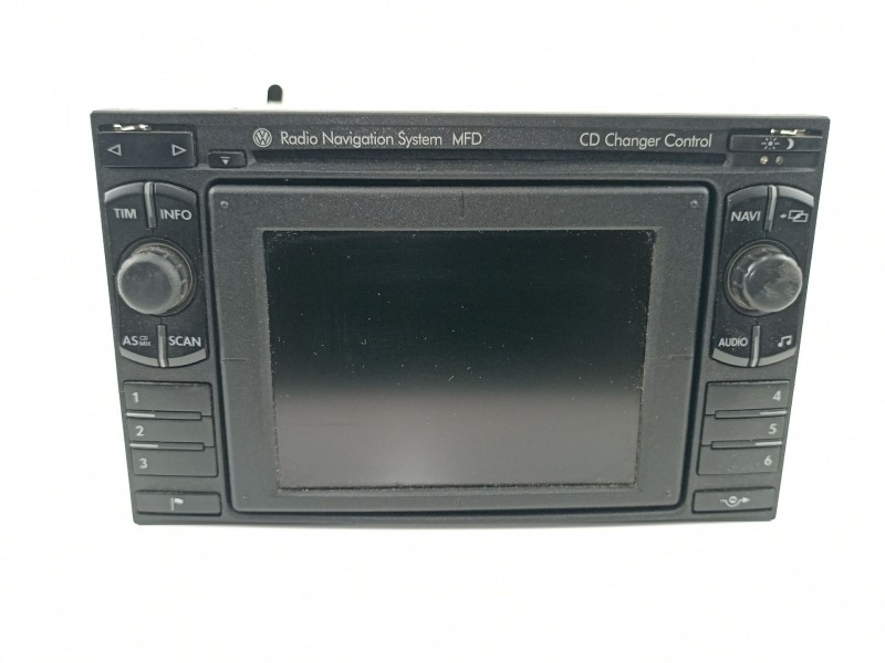 Recambio de radio cd/mp3 para volkswagen passat variant (3b6) 2.3 vr5 4motion referencia OEM IAM 3B0035192E 8618842087 
