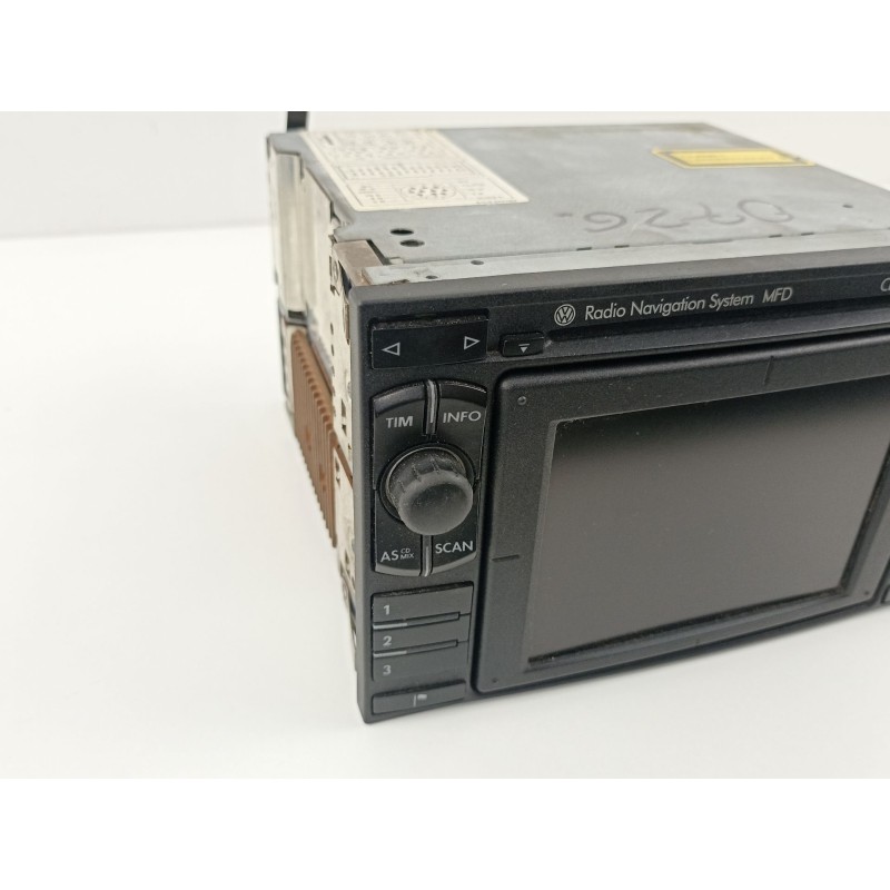 Recambio de radio cd/mp3 para volkswagen passat variant (3b6) 2.3 vr5 4motion referencia OEM IAM 3B0035192E 8618842087 