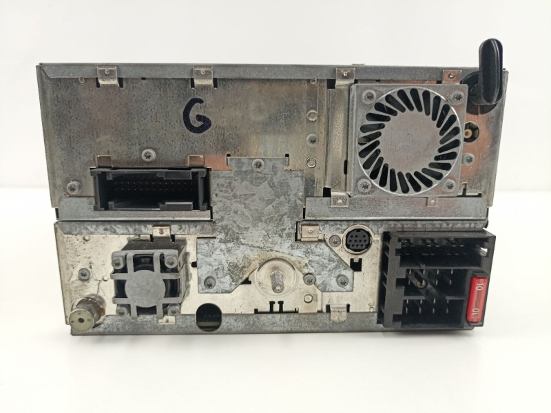 Recambio de radio cd/mp3 para volkswagen passat variant (3b6) 2.3 vr5 4motion referencia OEM IAM 3B0035192E 8618842087 