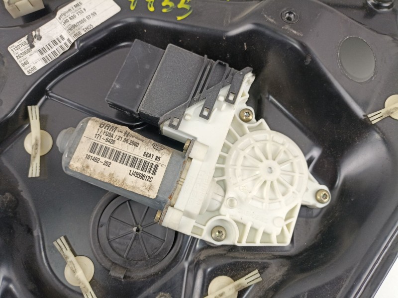 Recambio de elevalunas trasero derecho para seat leon (1m1) 1.8 20v referencia OEM IAM 1M0839730F 1J4959812C 1M0839756F