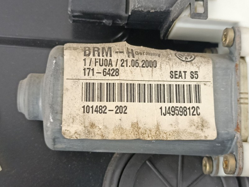 Recambio de elevalunas trasero derecho para seat leon (1m1) 1.8 20v referencia OEM IAM 1M0839730F 1J4959812C 1M0839756F